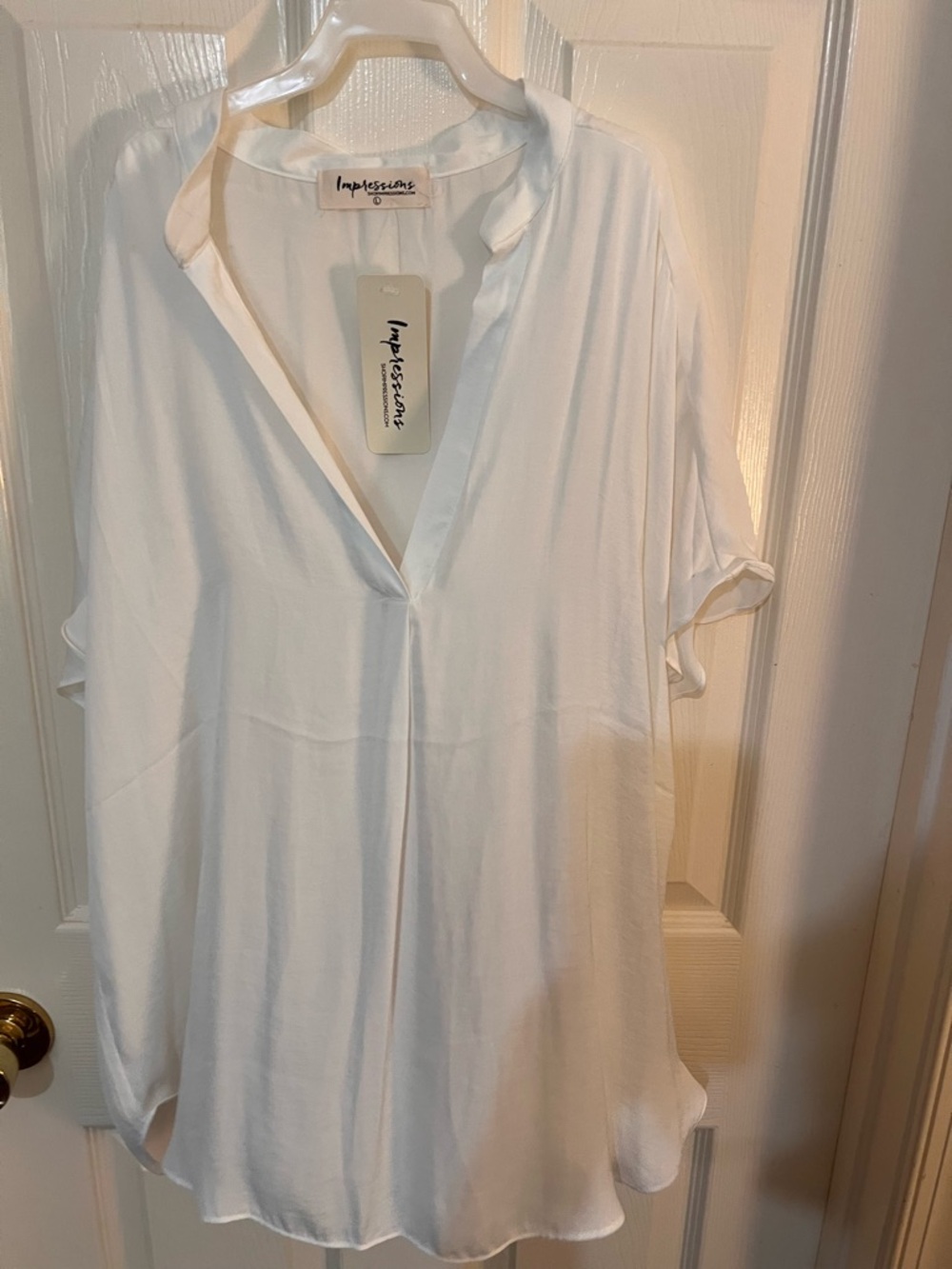 Impressions White V-Neck Short Sleeve Blouse
